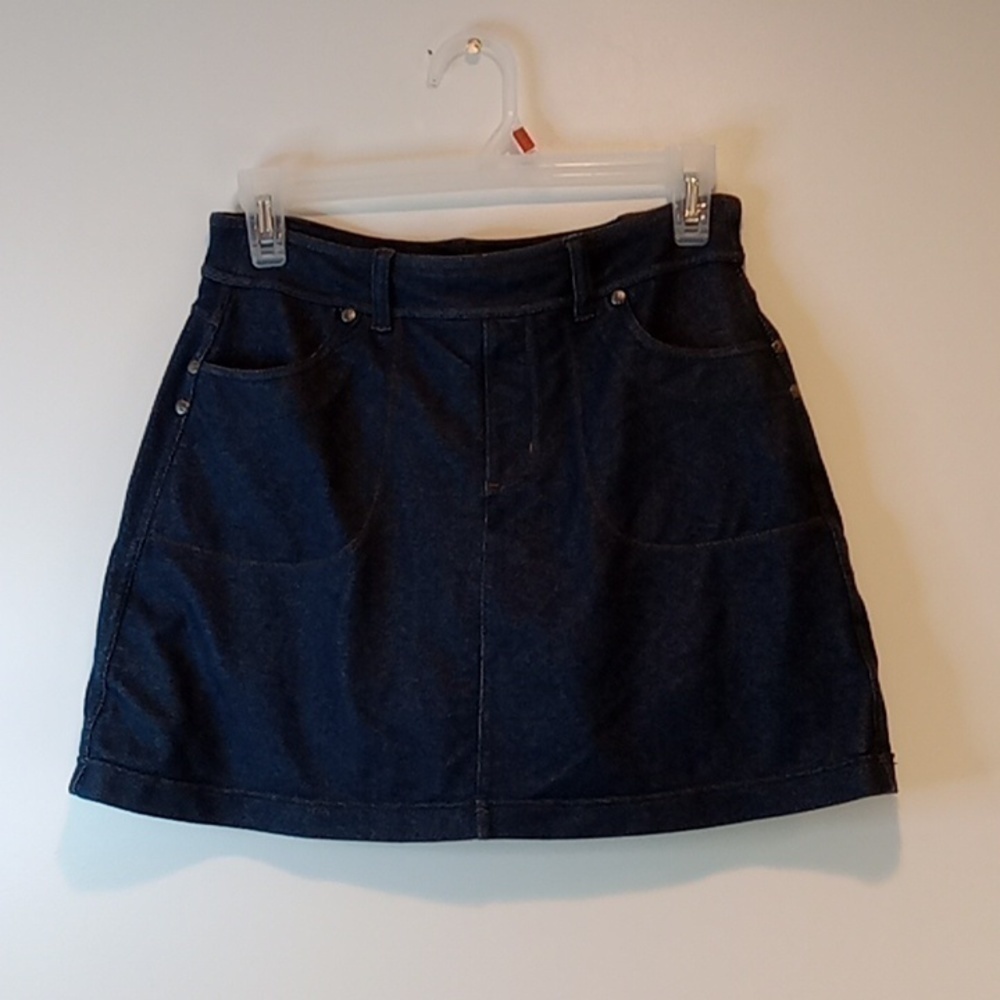 Athleta Skirt/Skort Size XS Jean/Jeggin Material Stretchy Blue Shorts Under